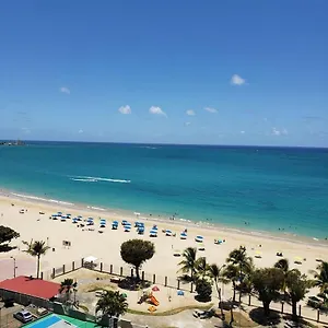 Apartment Steps From Foxwoods- Beachfront Retreat With Pools, San Juan